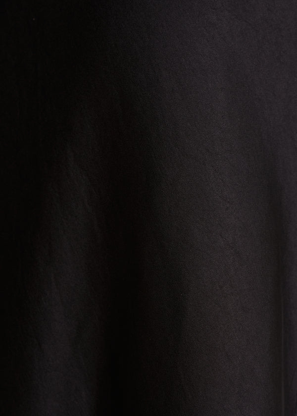 La Fée Maraboutée Robe Longue Cintrée Fluide Noire à Manches Courtes