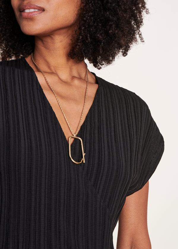 La Fée Maraboutée Robe Longue Portefeuille Noire à Manches Courtes