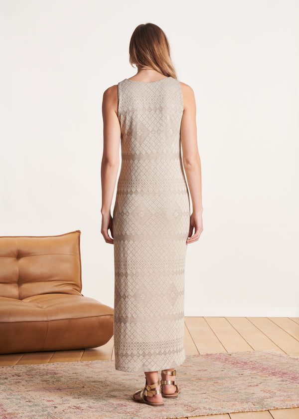 La Fée Maraboutée Robe Longue Sans Manches En Maille Beige
