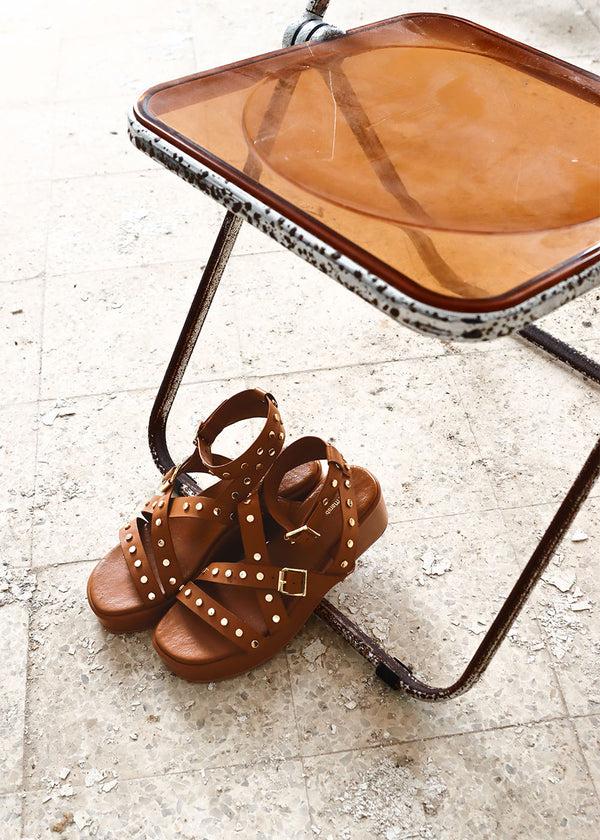 La Fée Maraboutée Sandales Marron En Cuir Avec Plateforme Cloutées