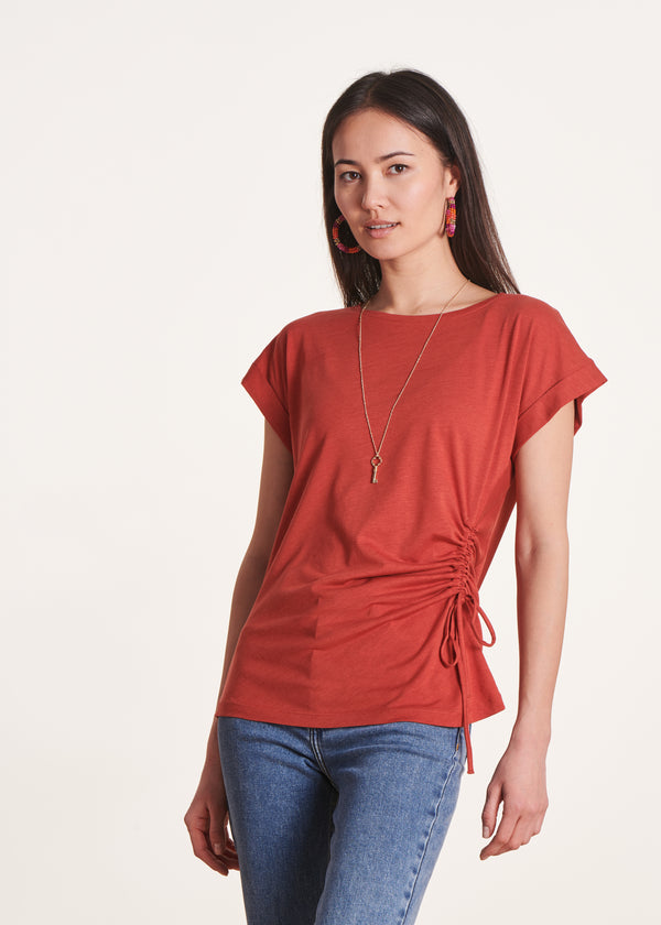 la fée maraboutée T-shirt rouge à manches courtes en lyocell