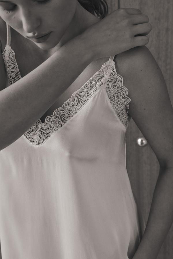 La Nouvelle Robe Amanda Milk Lace