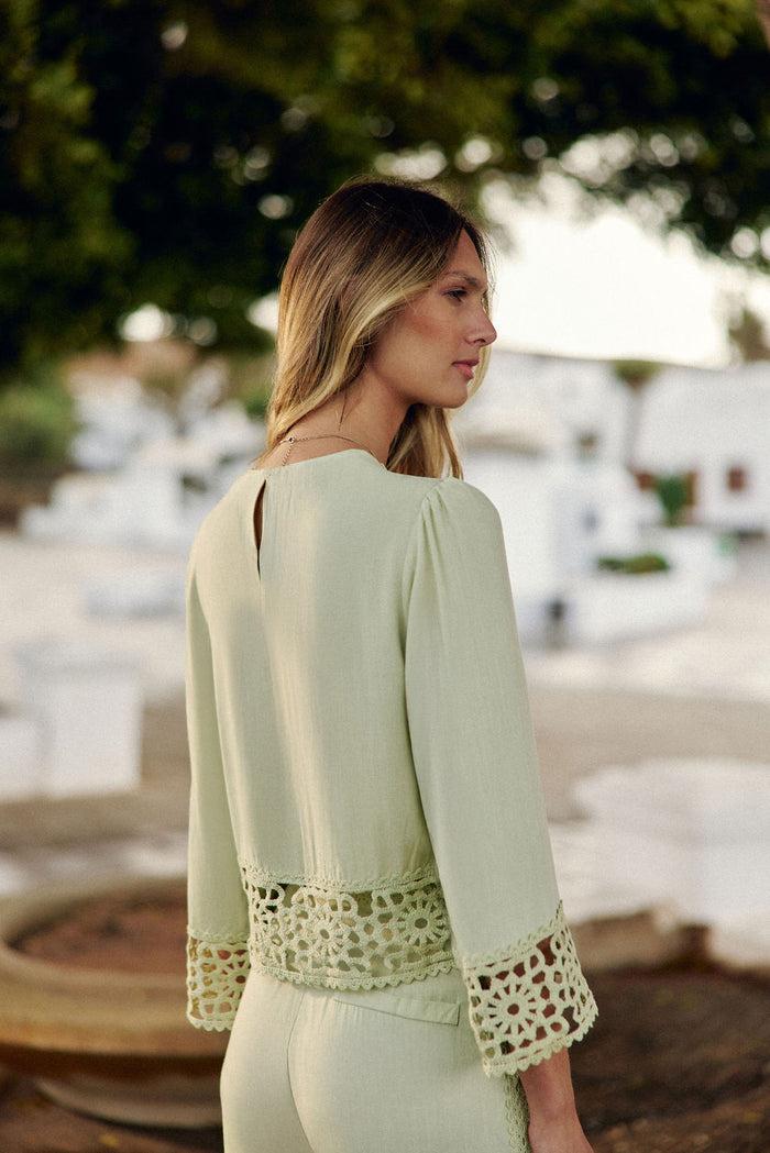 La Petite étoile Blouse Droite En Crochet Vert Amande - Tevy