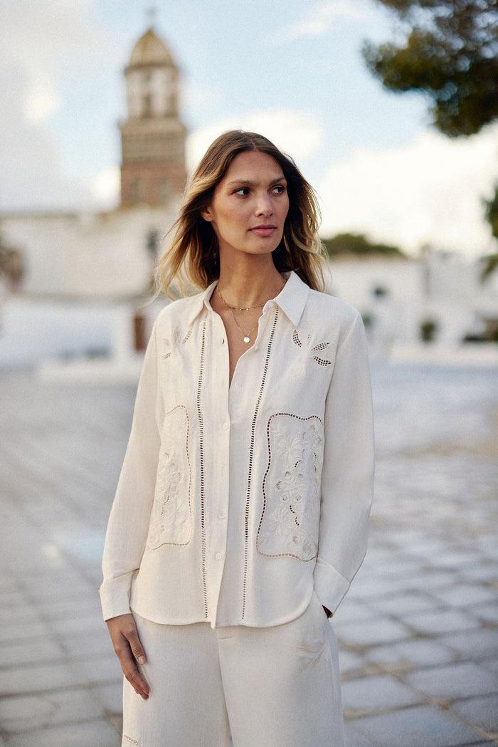 la petite étoile Chemisier droit ajouré ivoire - Claudie