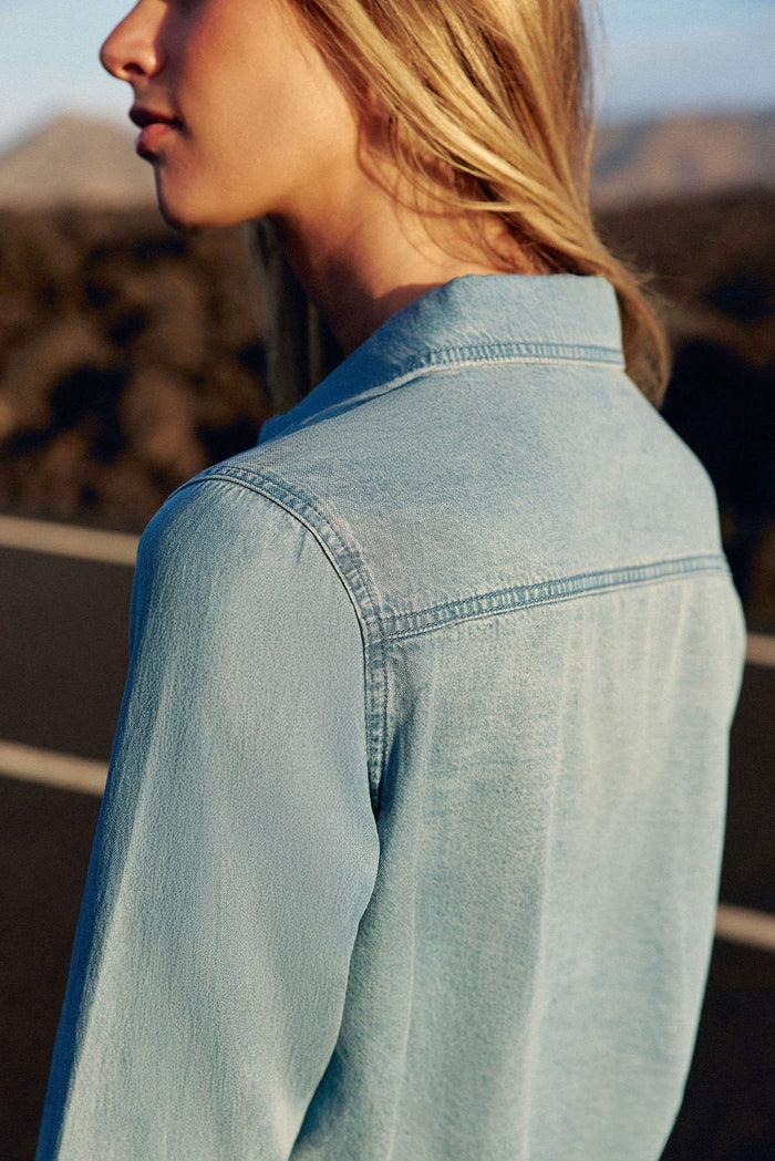 La Petite étoile Chemisier En Denim Stone - Erila