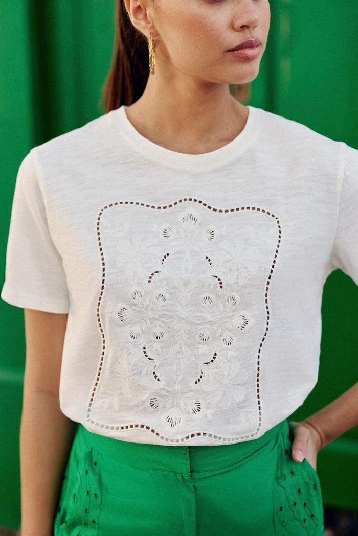 la petite étoile T-shirt brodé écru - Thessa