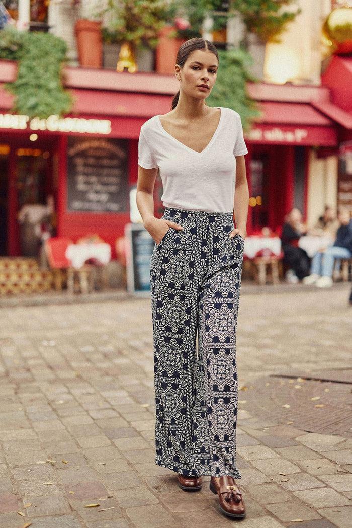 La Petite étoile T-shirt Col V Blanc - Elvie