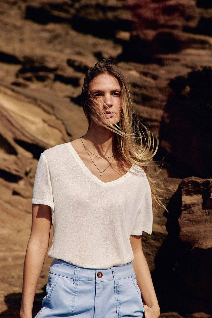 La Petite étoile T-shirt Col V écru - Thana