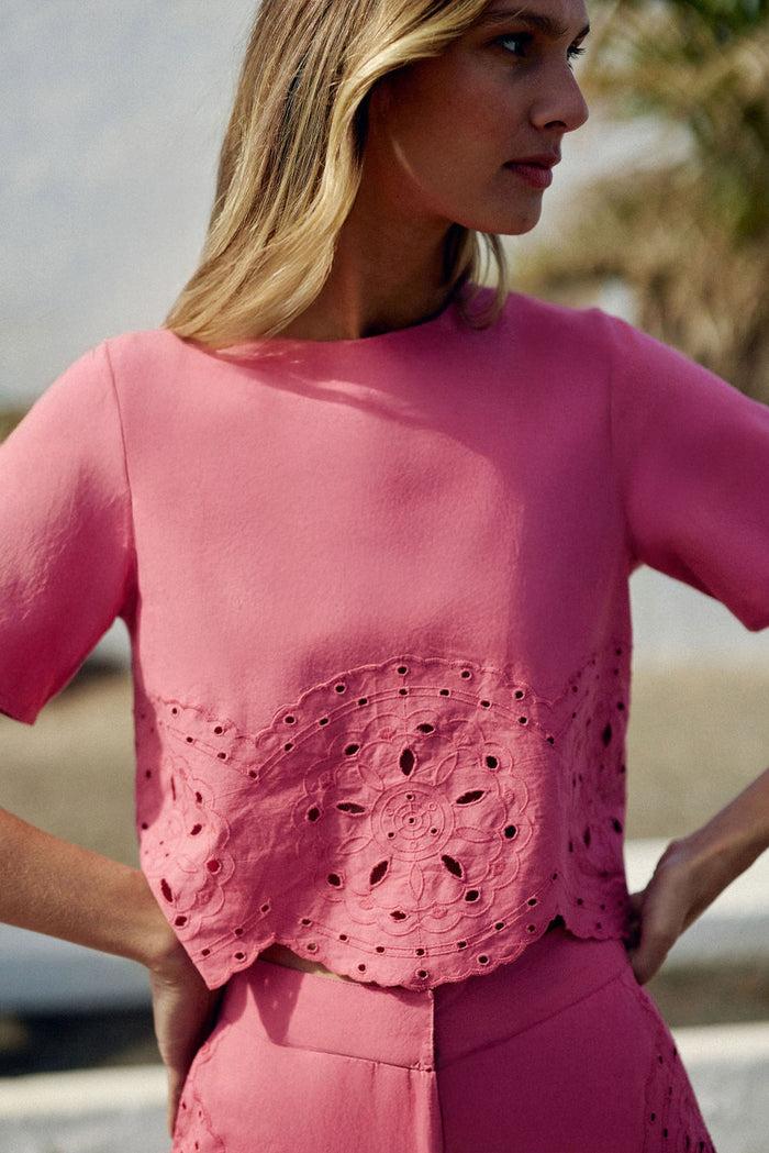 la petite étoile Top court brodé rose - Tyna