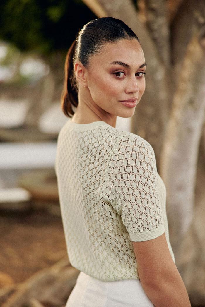 la petite étoile Pull col rond en maille vert amande - Millie