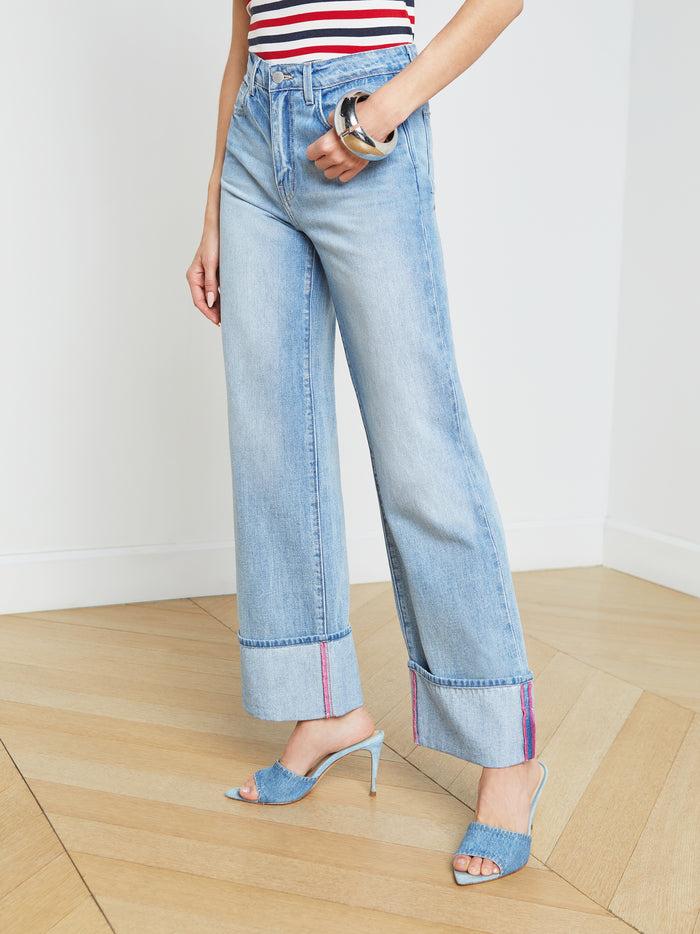 L'agence Jean Large à Revers Miley Emerson