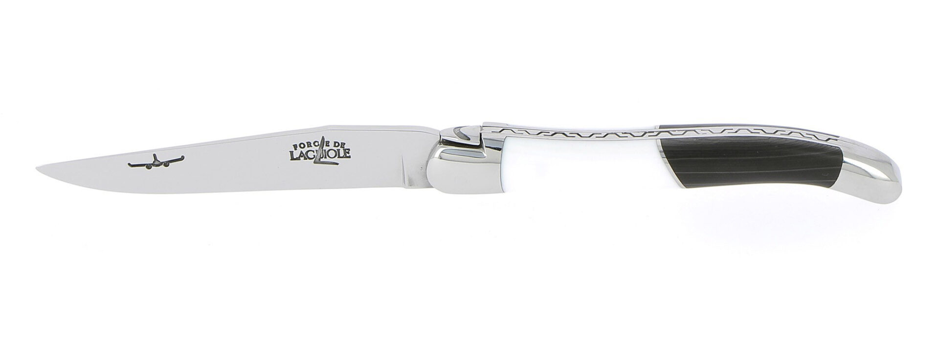 laguiole Couteau Forge de Laguiole Airbus A350XWB Manche Acrylique Blanc et Carbone 2 Mitres Inox Brillant 11cm laguiole Couteau Forge de Laguiole Airbus A350XWB Manche Acrylique Blanc et Carbone 2 Mitres Inox Brillant 11cm