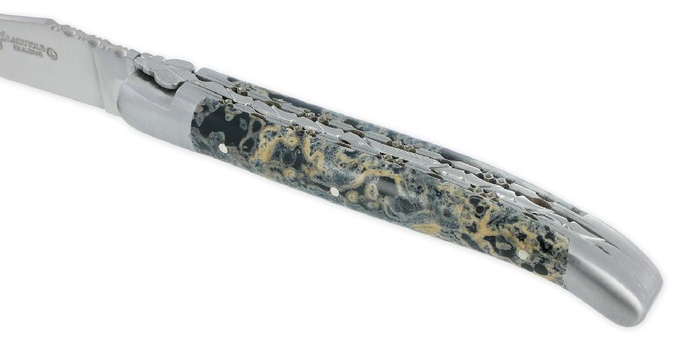 Laguiole Couteau Laguiole En Aubrac 1 Pièce 12 Cm Double Platines Et Ressort Guillochés Manche En Pierre De Lave Noire 2 Mitres Inox Brossé Lame Inox Brossé