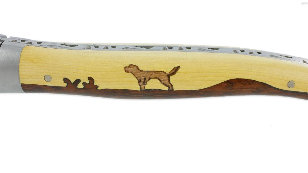 Laguiole Couteau Laguiole En Aubrac 1 Pièce 12 Cm Manche Marqueterie Chien Genévrier Et Buis 2 Mitres Inox Brossé
