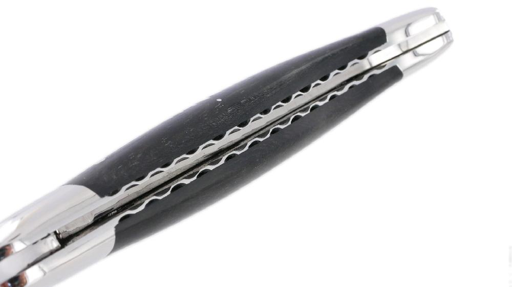 Laguiole Couteau Laguiole En Aubrac 1 Pièce 12cm Ebène 2 Mitres Inox Brillant Platines Et Ressort Guillochés Finition Brillante