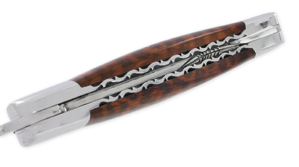 Laguiole Couteau Laguiole En Aubrac 1 Pièce 12cm Manche Bois D’Amourette Double Platines Et Ressort Guilloches 2 Mitres Finition Brillante Mouche Forgée NUM2