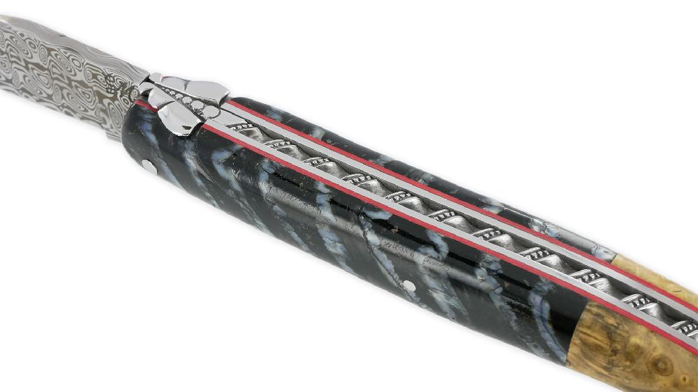 Laguiole Couteau Laguiole Prestige Créateur 1 Pièce 12 Cm 1 Mitre Arrière Buis Plein Manche En Molaire De Mammouth Mouche Prestige Stylisée Gravée à La Main Ressort Spirale Perlé Lame Damas Pièce Unique