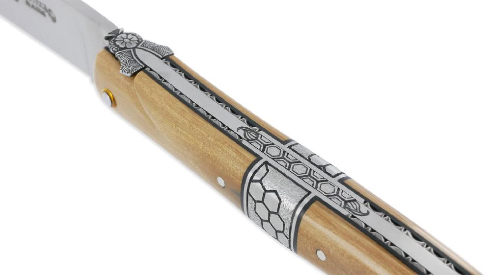 Laguiole Laguiole En Aubrac Knife 1 Piece 12 Cm Full Handle In Mammoth Ivory Crust Central Bolster And Honeycomb Chiselled Spring In Brushed Stainless Steel