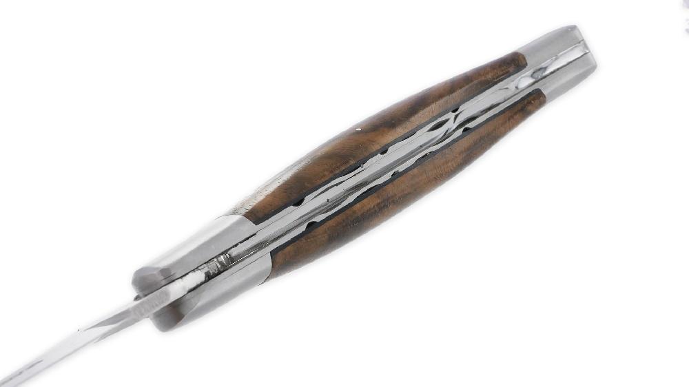 Laguiole Laguiole En Aubrac Knife 1 Piece 12cm Walnut Burr Handle 2 Brushed Stainless Steel Bolsters Spring And Hand-guilloché Plates Prestige Fly
