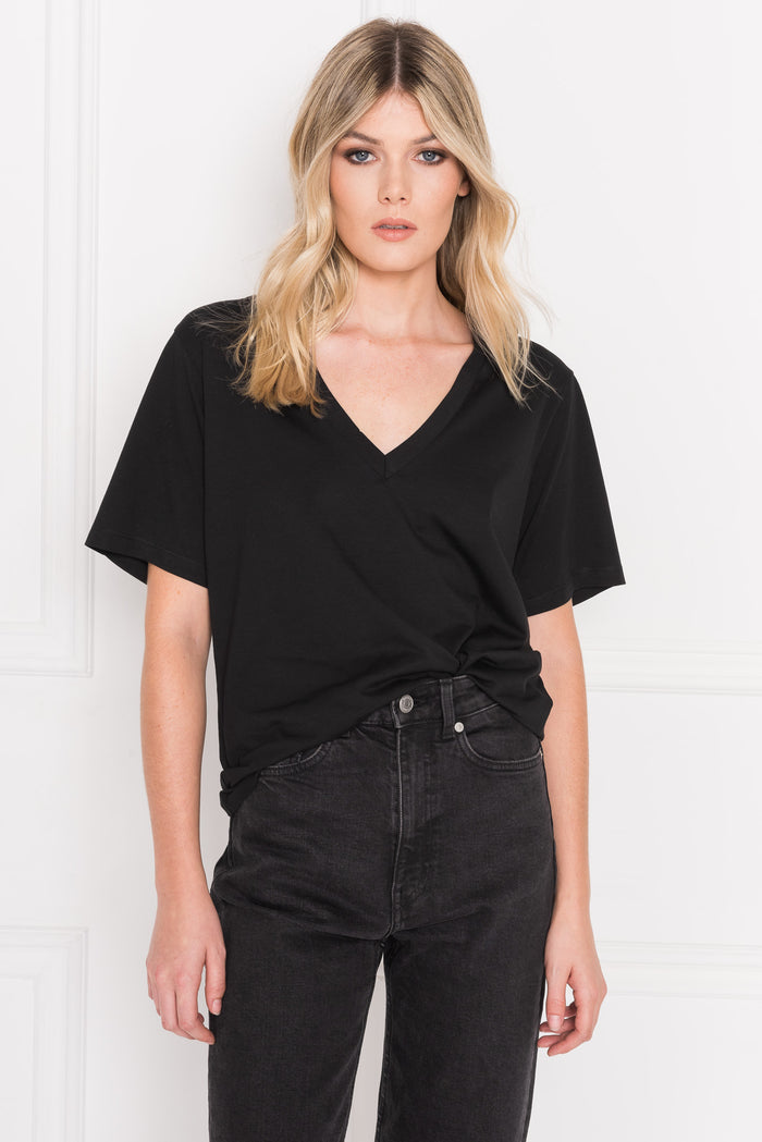 Lamarque CECILIA T-shirt décolleté plongeant noir