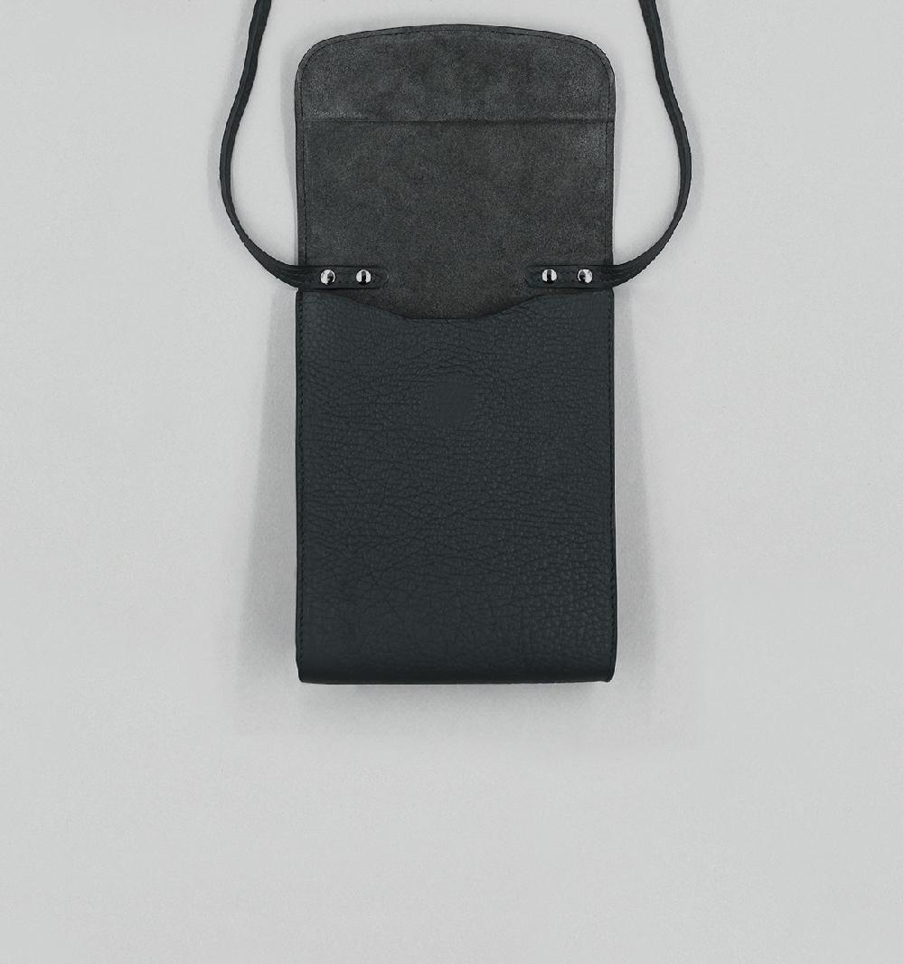Laperruque Pochette à Rabat Taurillon Grainé Noir