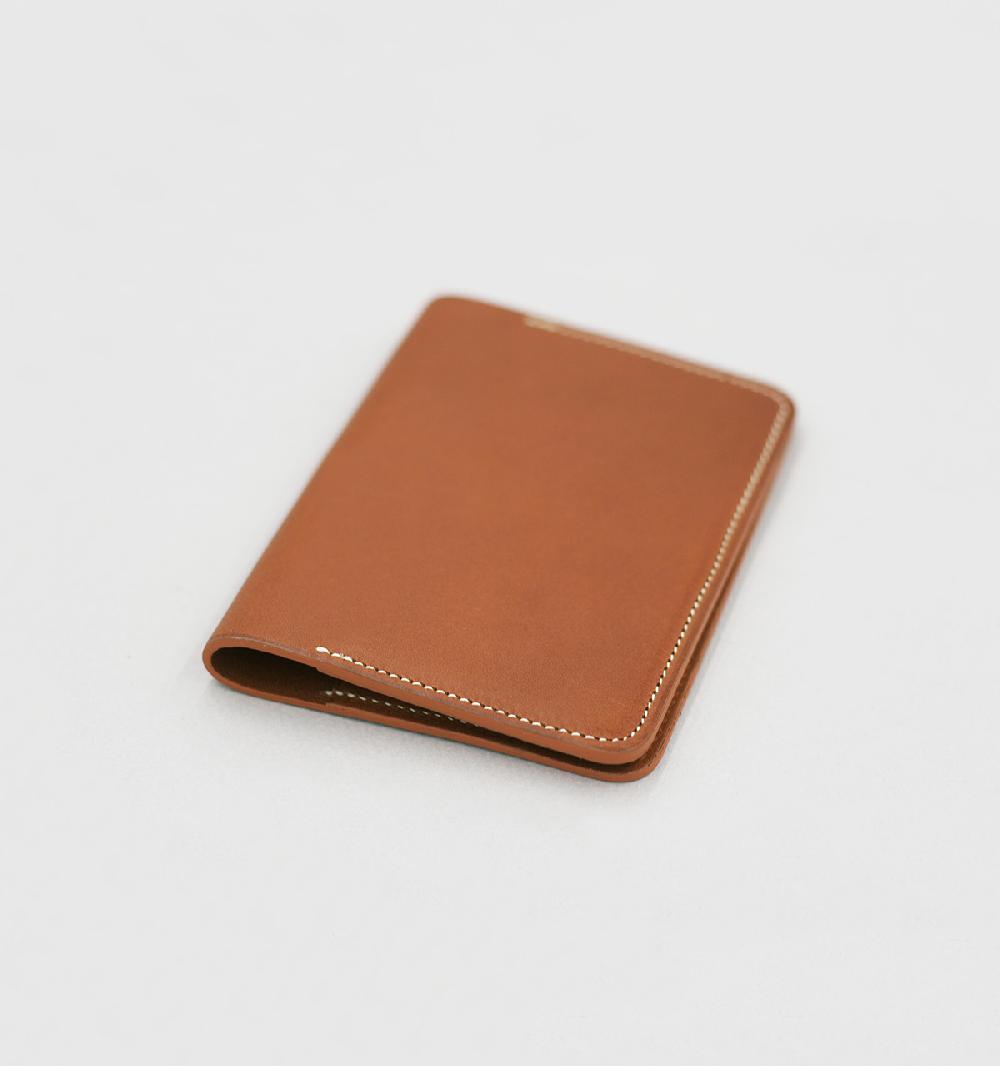 Laperruque Porte-PasseportVeau Baranil Gold