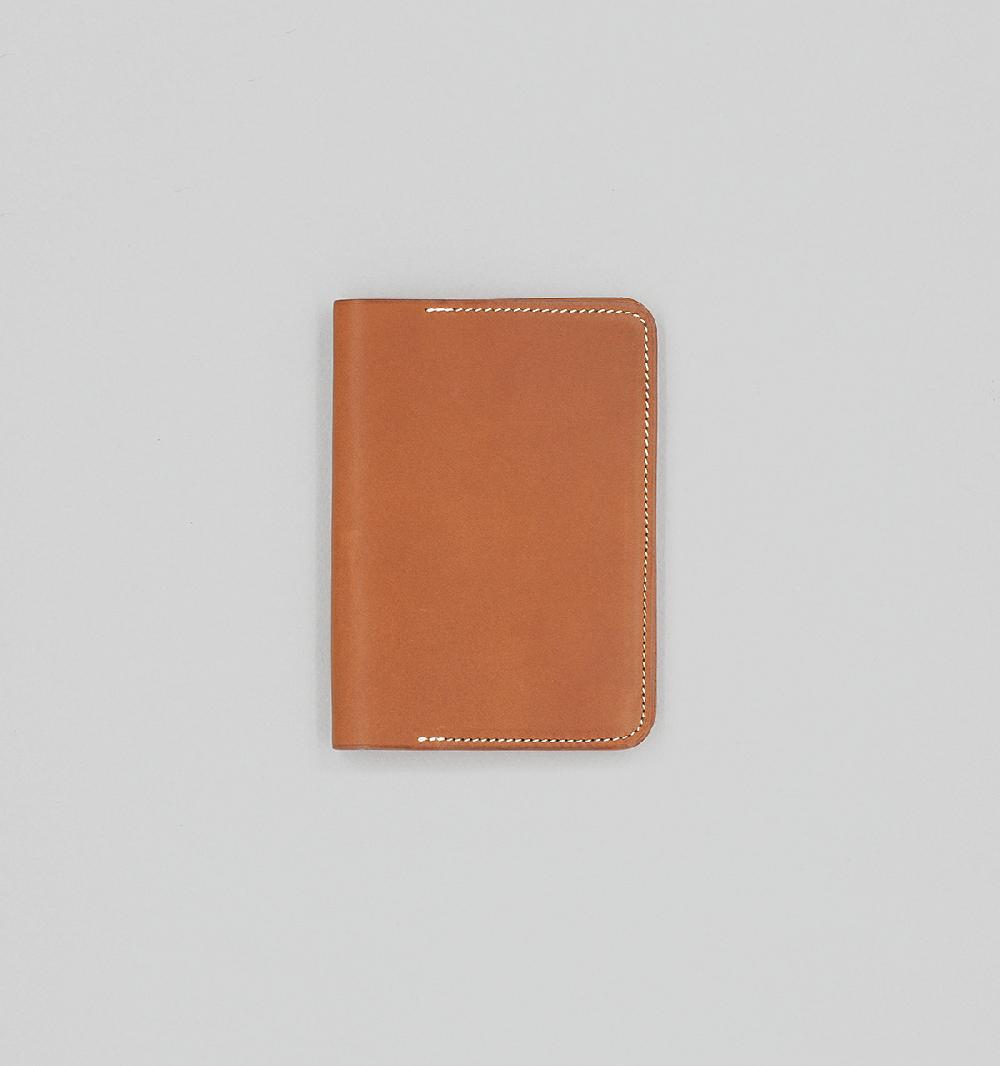 laperruque Porte-PasseportVeau Baranil Gold