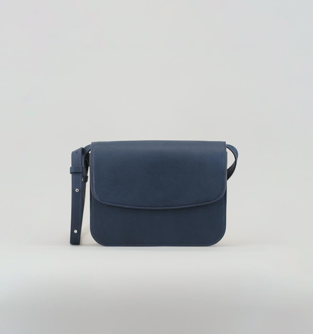 laperruque Sac à RabatTaurillon Grainé Bleu Marine