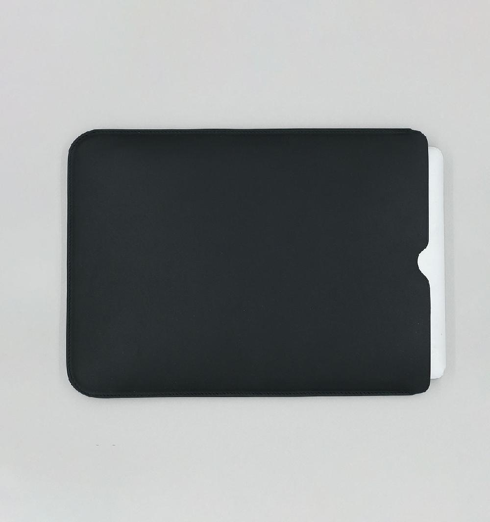 Laperruque Pochette D'ordinateur Plate 16"Veau à Double Tannage Noir