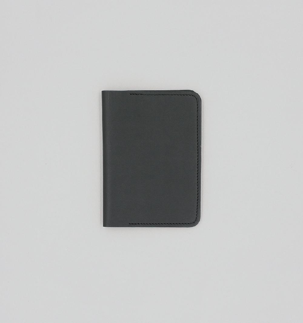 laperruque Porte-PasseportVeau à Double Tannage Noir