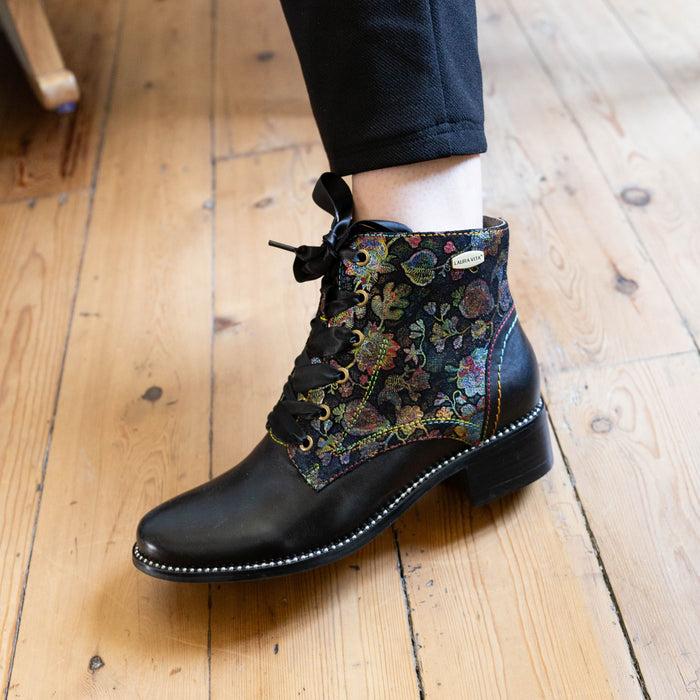 Laura Vita Bottines - EMCMAO 05