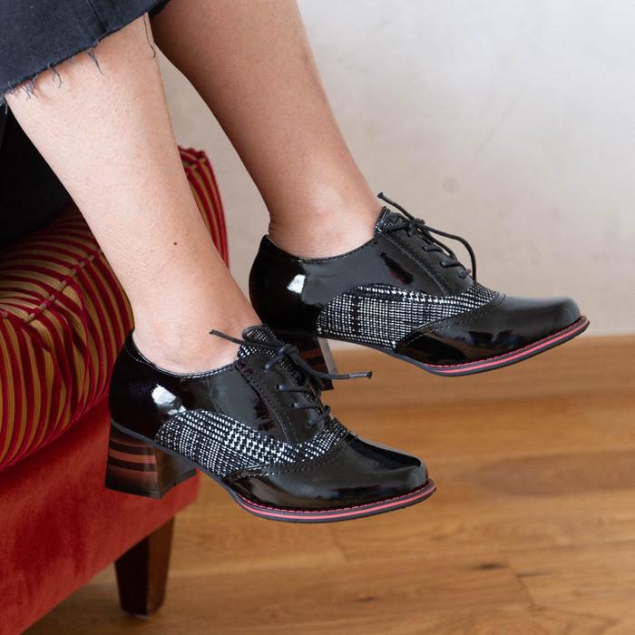 Laura Vita Derbies - KACMIKO 24