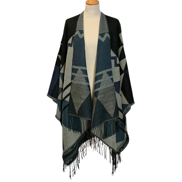 Laura Vita Poncho Anya