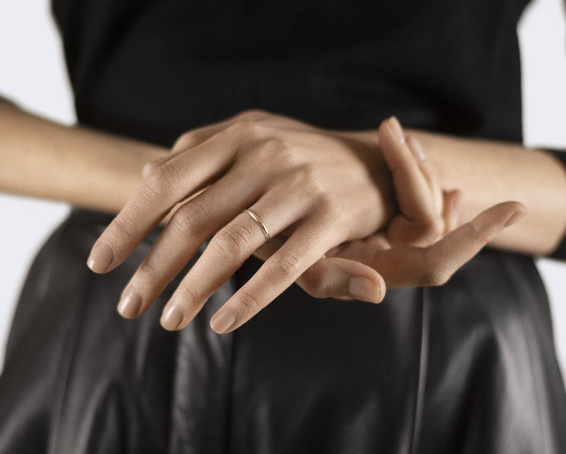 Le Gramme Bague Demi-jonc La 1g