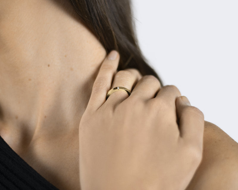 Le Gramme Bague Ruban 2mm La 5g Sertie Diamant