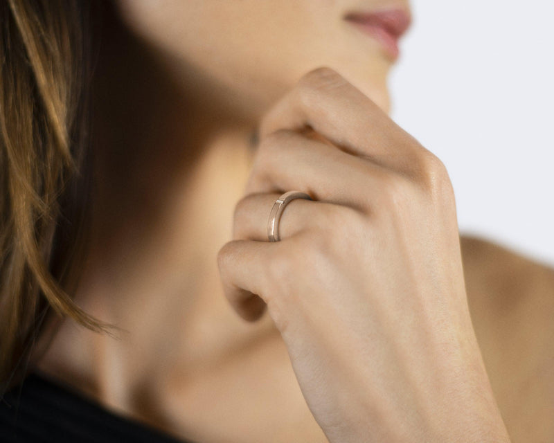 Le Gramme Bague Ruban 2mm La 5g Sertie Diamant