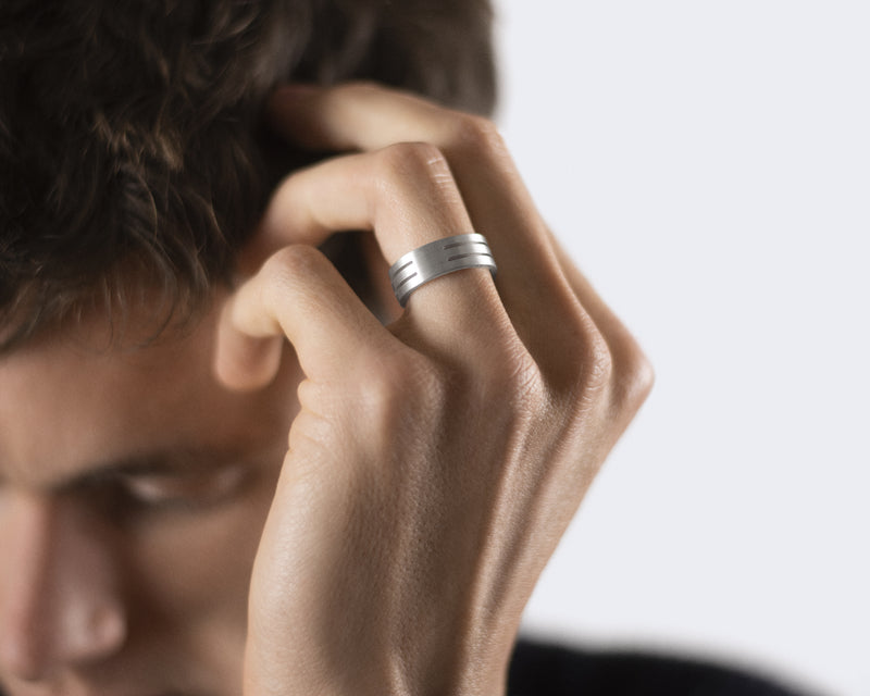 Le Gramme Bague Ruban Perforé La 7g