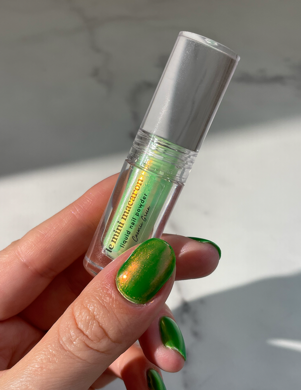 le mini macaron Cosmic Green - Poudre Liquide pour les ongles