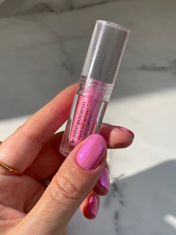 le mini macaron Pink Euphoria - Poudre Liquide pour les ongles