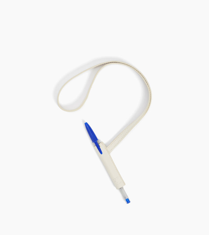 le tanneur porte stylo charms en cuir lisse