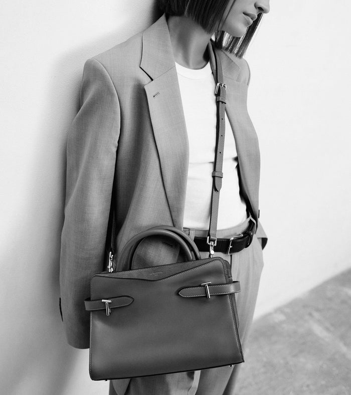 Le Tanneur Sac à Main Moyen Modèle En Cuir Lisse Et Nubuck