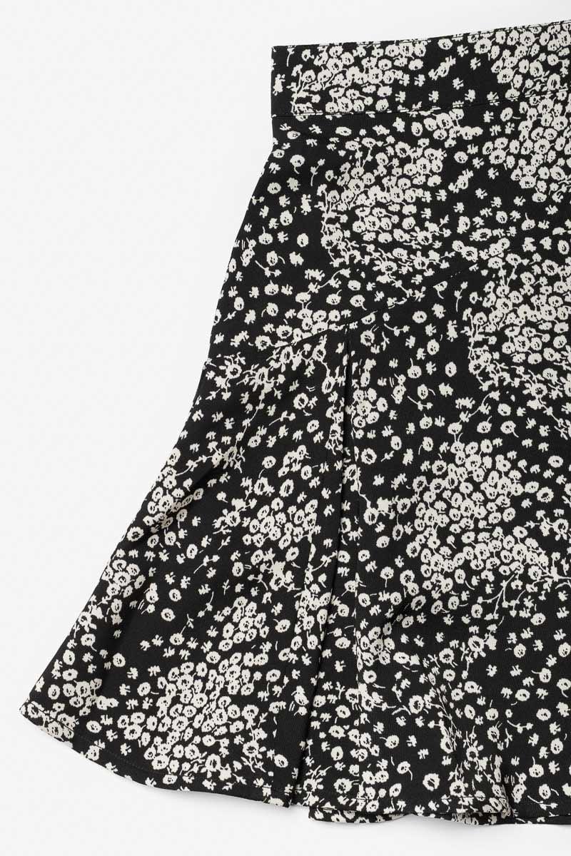 Le Temps Des Cerises Jupe Short Cassandgi à Motif Floral Noir Et Blanc