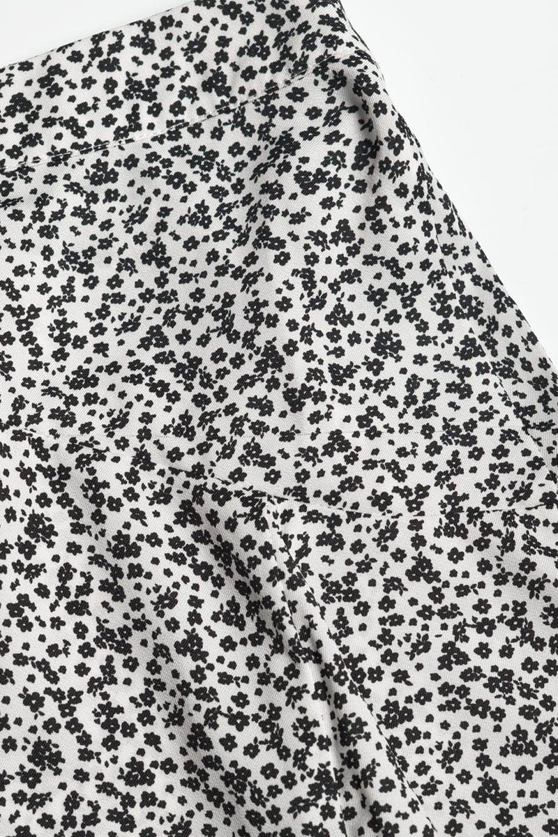 Le Temps Des Cerises Jupe Short Leoragi à Motif Floral Noir Et Blanc
