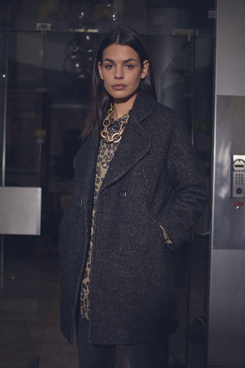 le temps des cerises Manteau Shaw marron à motif chevrons