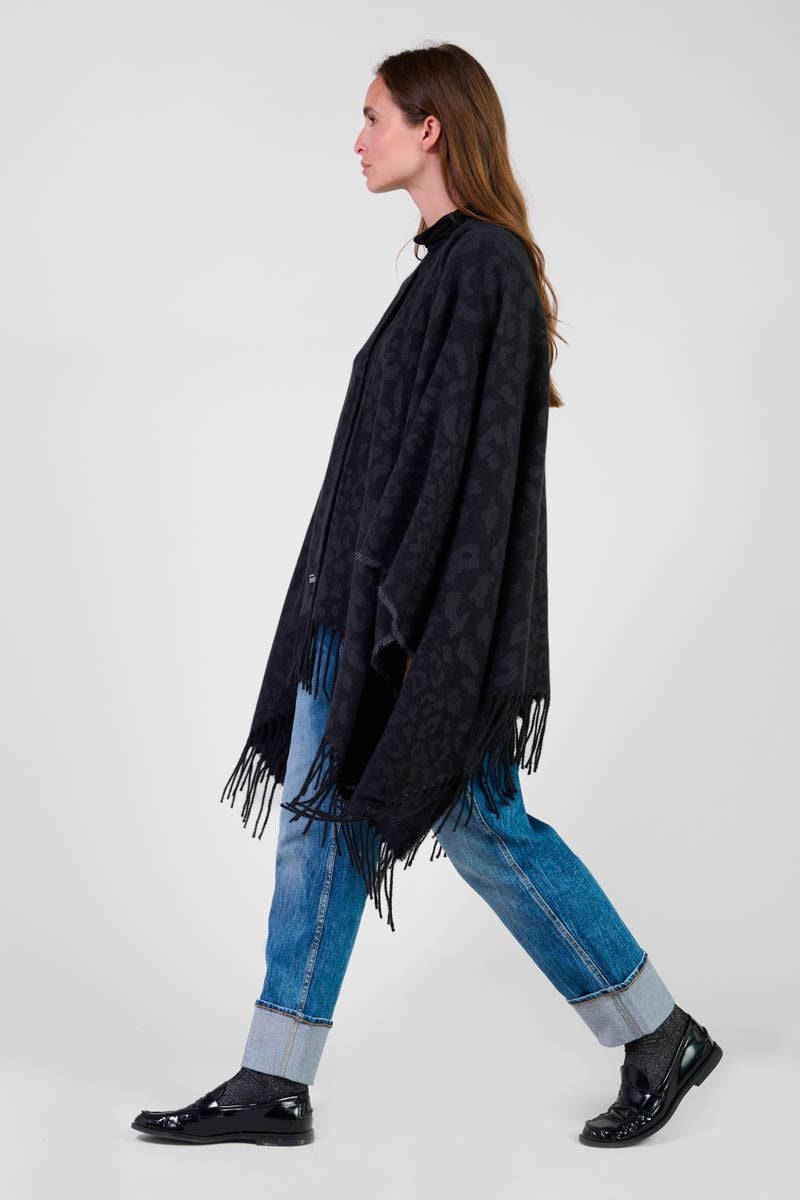 Le Temps Des Cerises Poncho Carzola Noir à Motif Léopard