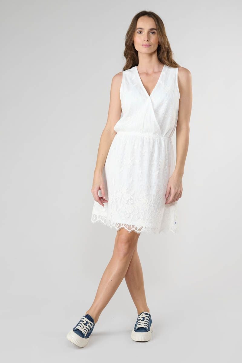 Le Temps Des Cerises Robe Heliot à Dentelle Blanche