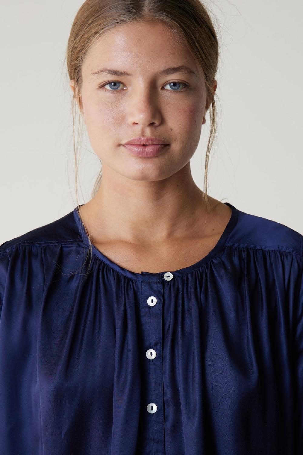 Leon & Harper Blouse Cake Plain Black Iris