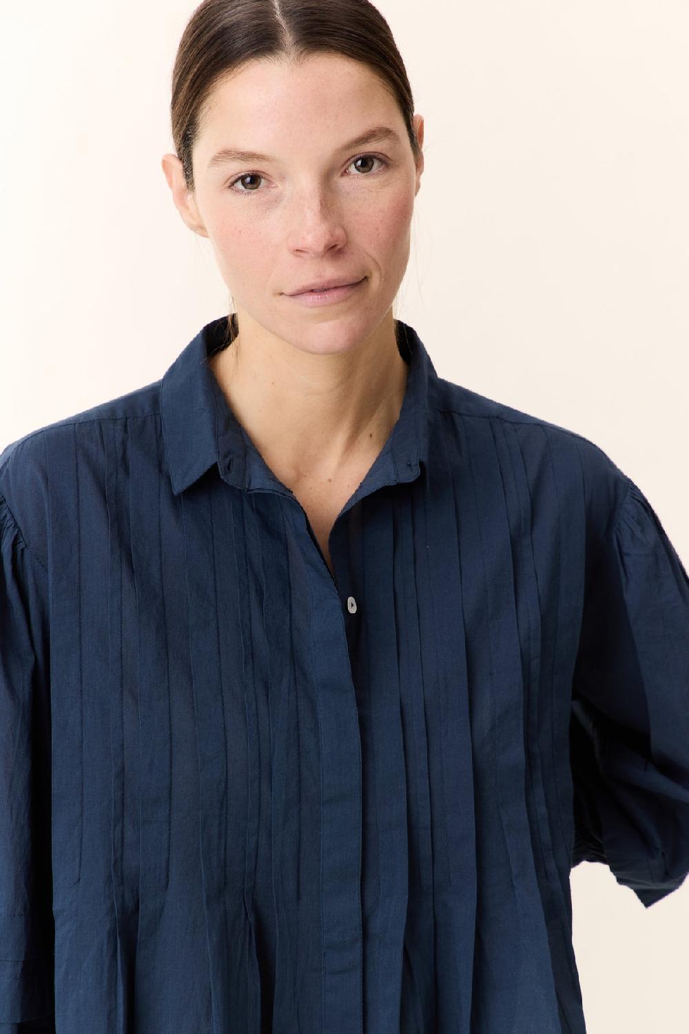 Leon & Harper Chemise Chimi Pleat Black Iris