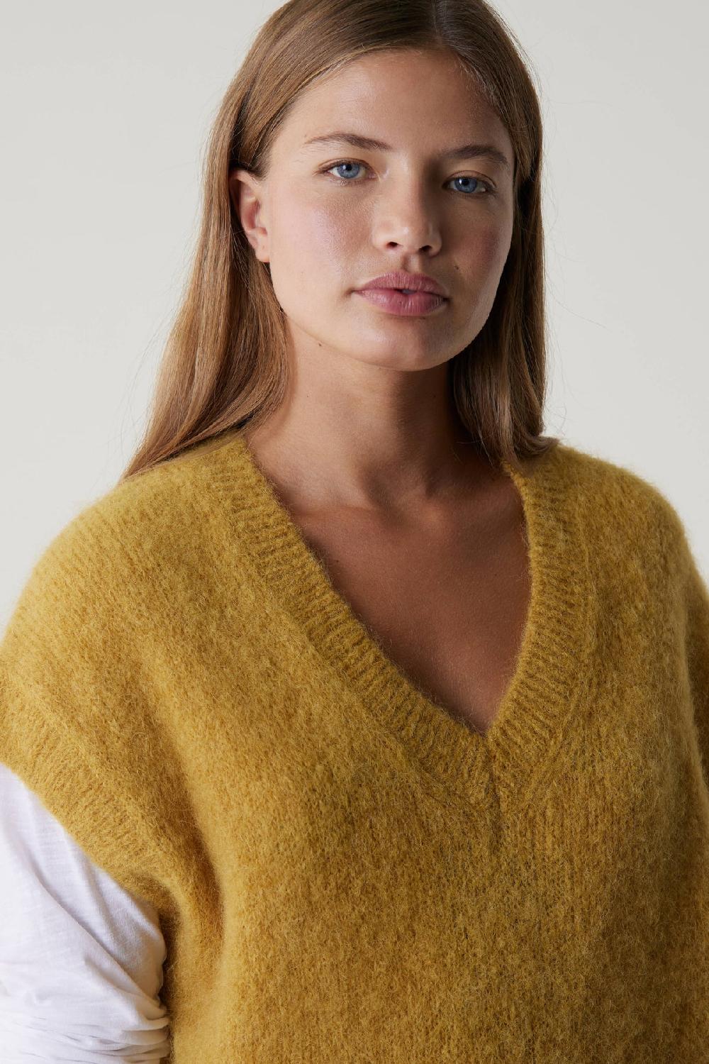 Leon & Harper Pull Mandy Plain Yellow