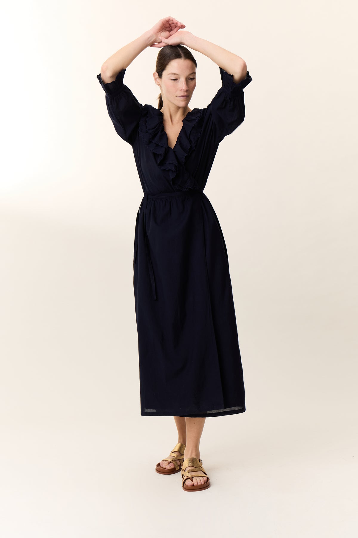 leon & harper Robe Reem Plain Black Iris